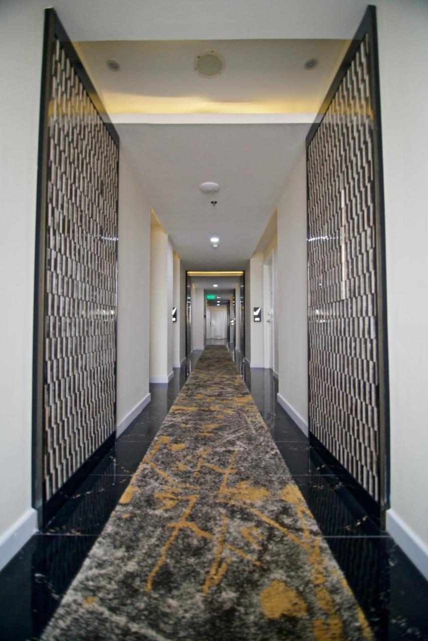 Verse Luxe Hotel Wahid Hasyim Джакарта Экстерьер фото